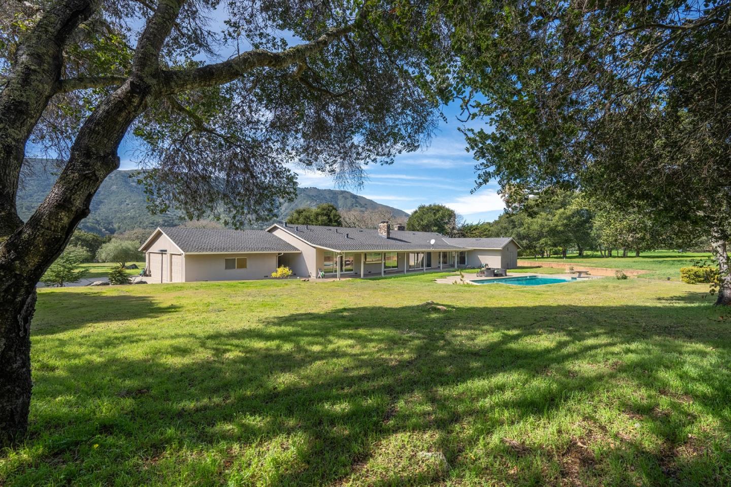 Detail Gallery Image 33 of 39 For 10 Ring Ln, Carmel Valley,  CA 93924 - 5 Beds | 4 Baths