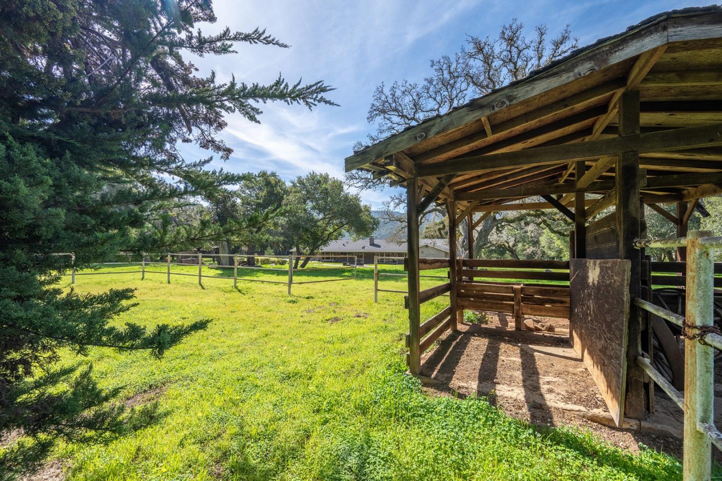 Detail Gallery Image 35 of 39 For 10 Ring Ln, Carmel Valley,  CA 93924 - 5 Beds | 4 Baths