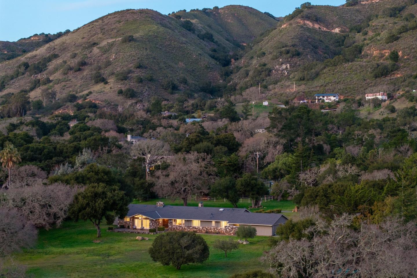 Detail Gallery Image 4 of 39 For 10 Ring Ln, Carmel Valley,  CA 93924 - 5 Beds | 4 Baths