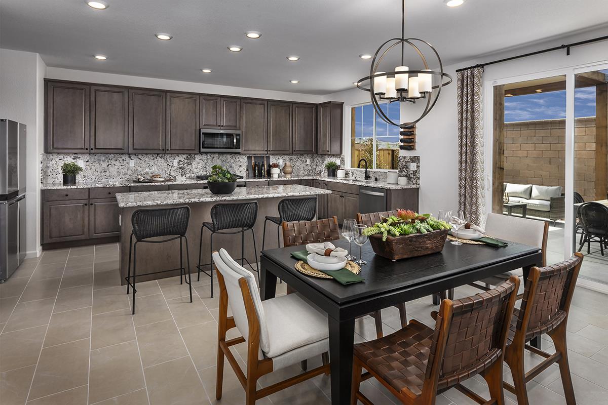 Detail Gallery Image 7 of 13 For 2231 Daisy Dr, Hollister,  CA 95023 - 4 Beds | 2/1 Baths