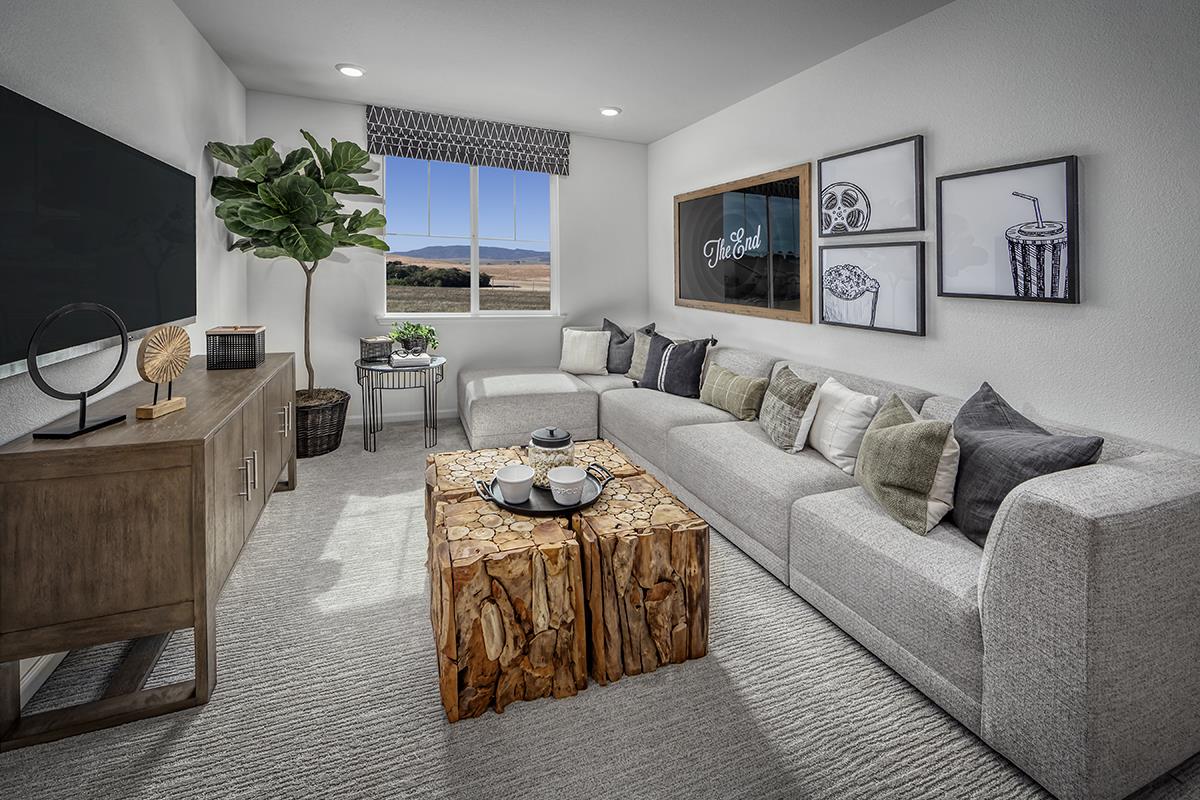 Detail Gallery Image 9 of 13 For 2231 Daisy Dr, Hollister,  CA 95023 - 4 Beds | 2/1 Baths