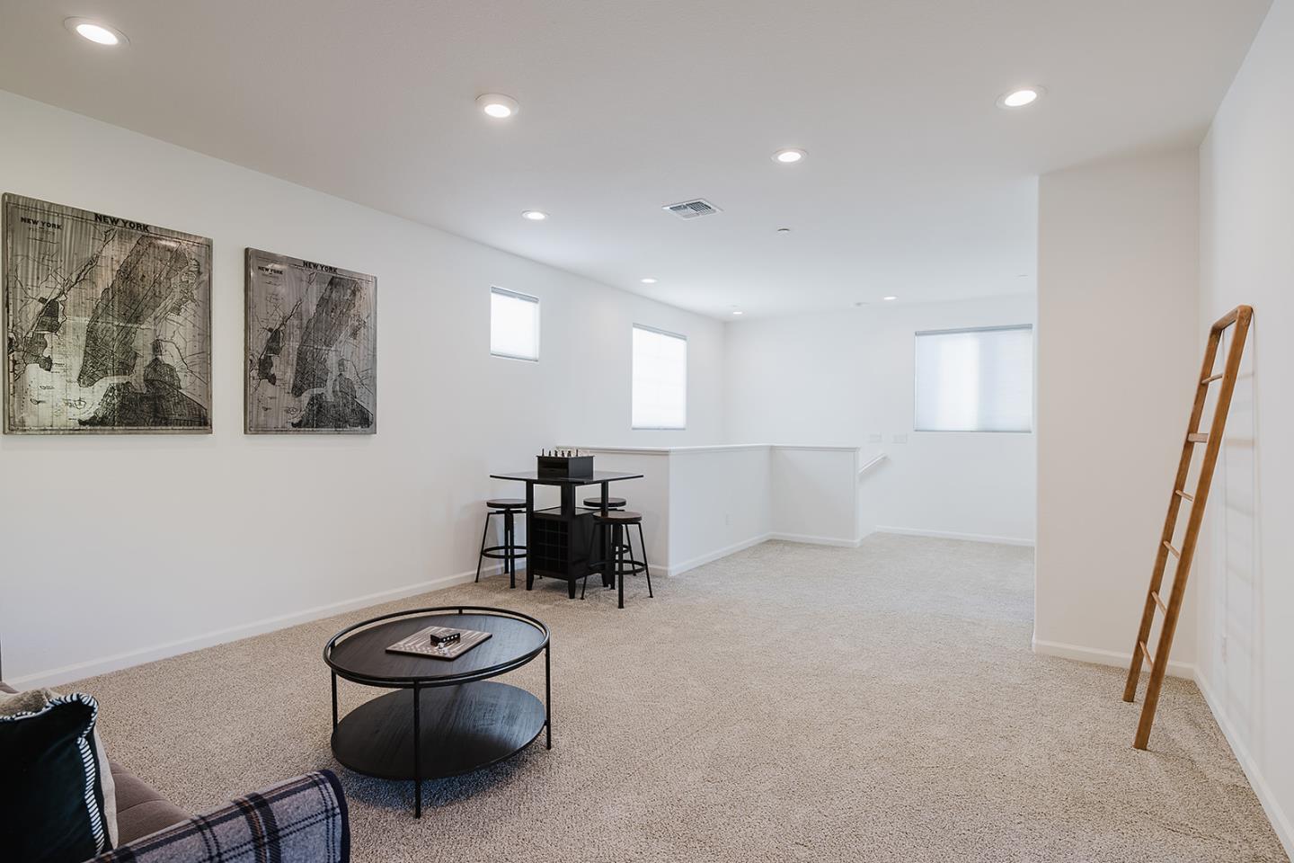 Detail Gallery Image 11 of 59 For 775 Appaloosa Way, Hollister,  CA 95023 - 5 Beds | 3/1 Baths