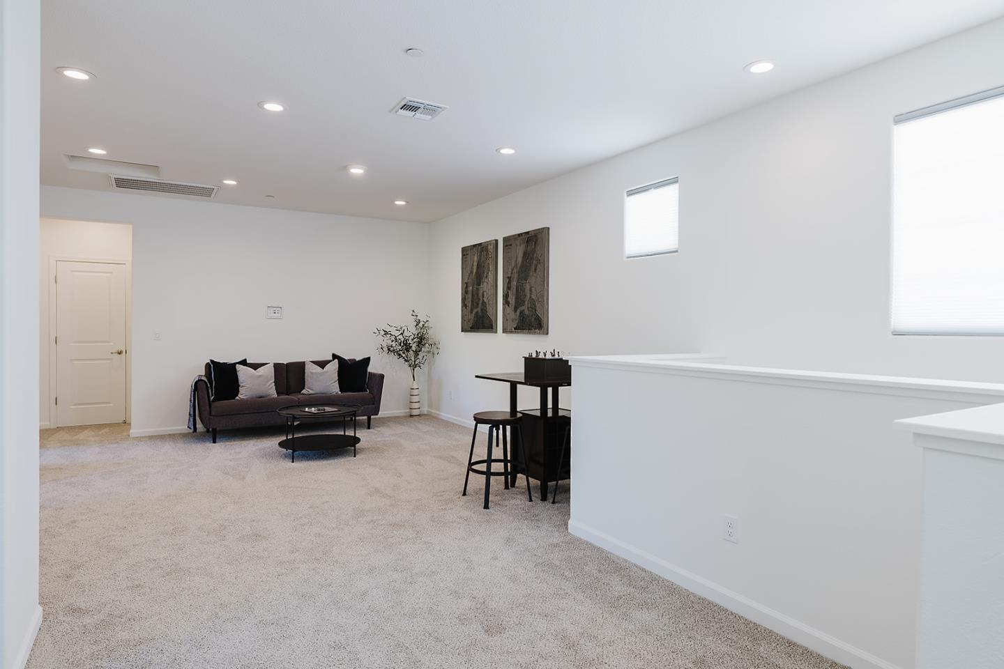 Detail Gallery Image 12 of 59 For 775 Appaloosa Way, Hollister,  CA 95023 - 5 Beds | 3/1 Baths