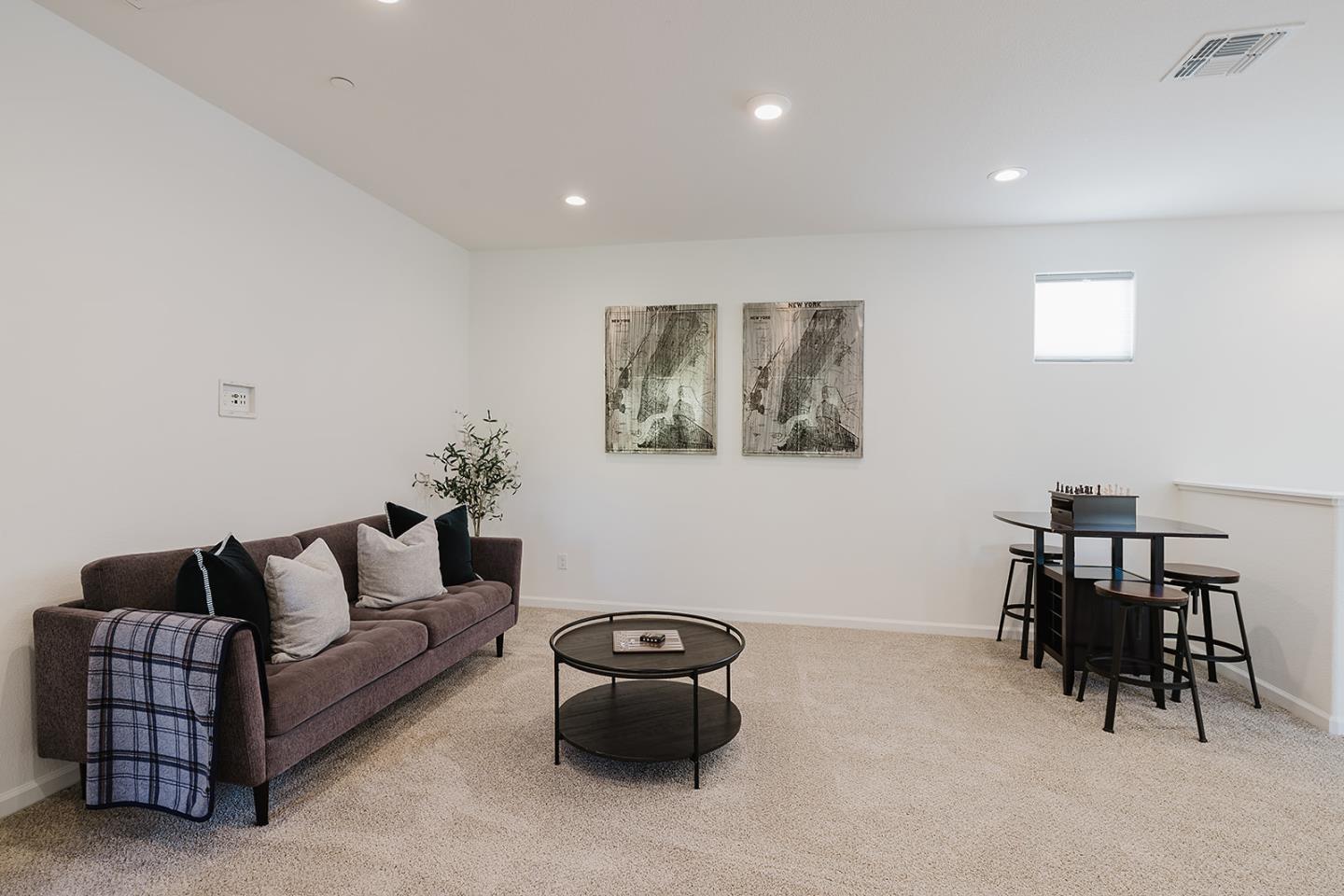 Detail Gallery Image 15 of 59 For 775 Appaloosa Way, Hollister,  CA 95023 - 5 Beds | 3/1 Baths