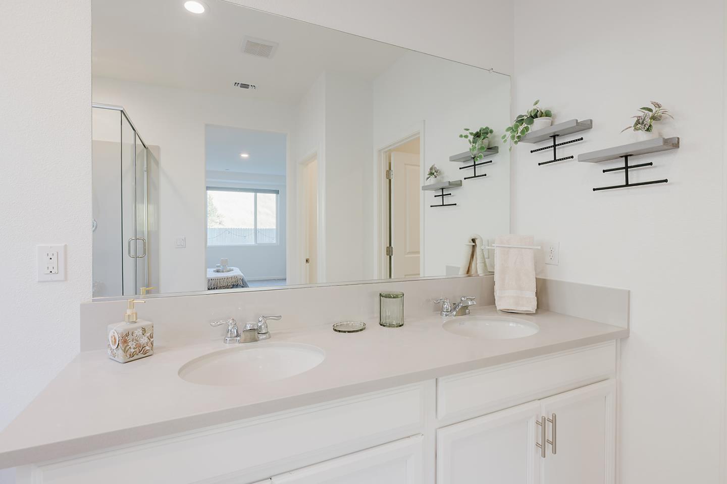 Detail Gallery Image 26 of 59 For 775 Appaloosa Way, Hollister,  CA 95023 - 5 Beds | 3/1 Baths