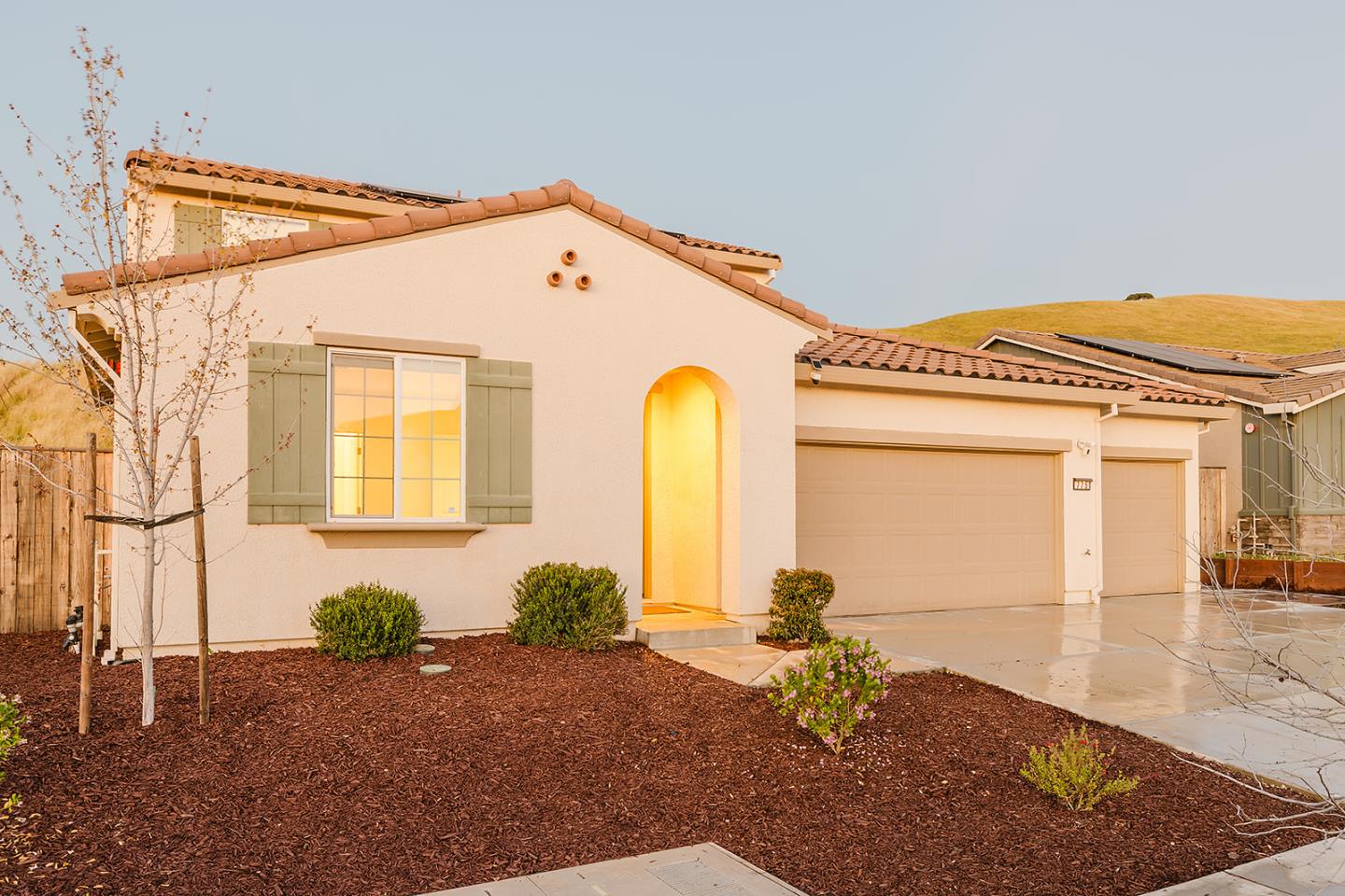 Detail Gallery Image 3 of 59 For 775 Appaloosa Way, Hollister,  CA 95023 - 5 Beds | 3/1 Baths
