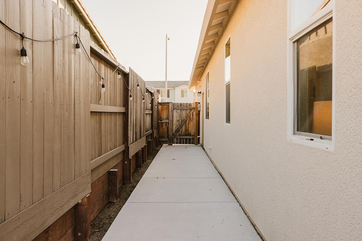 Detail Gallery Image 45 of 59 For 775 Appaloosa Way, Hollister,  CA 95023 - 5 Beds | 3/1 Baths