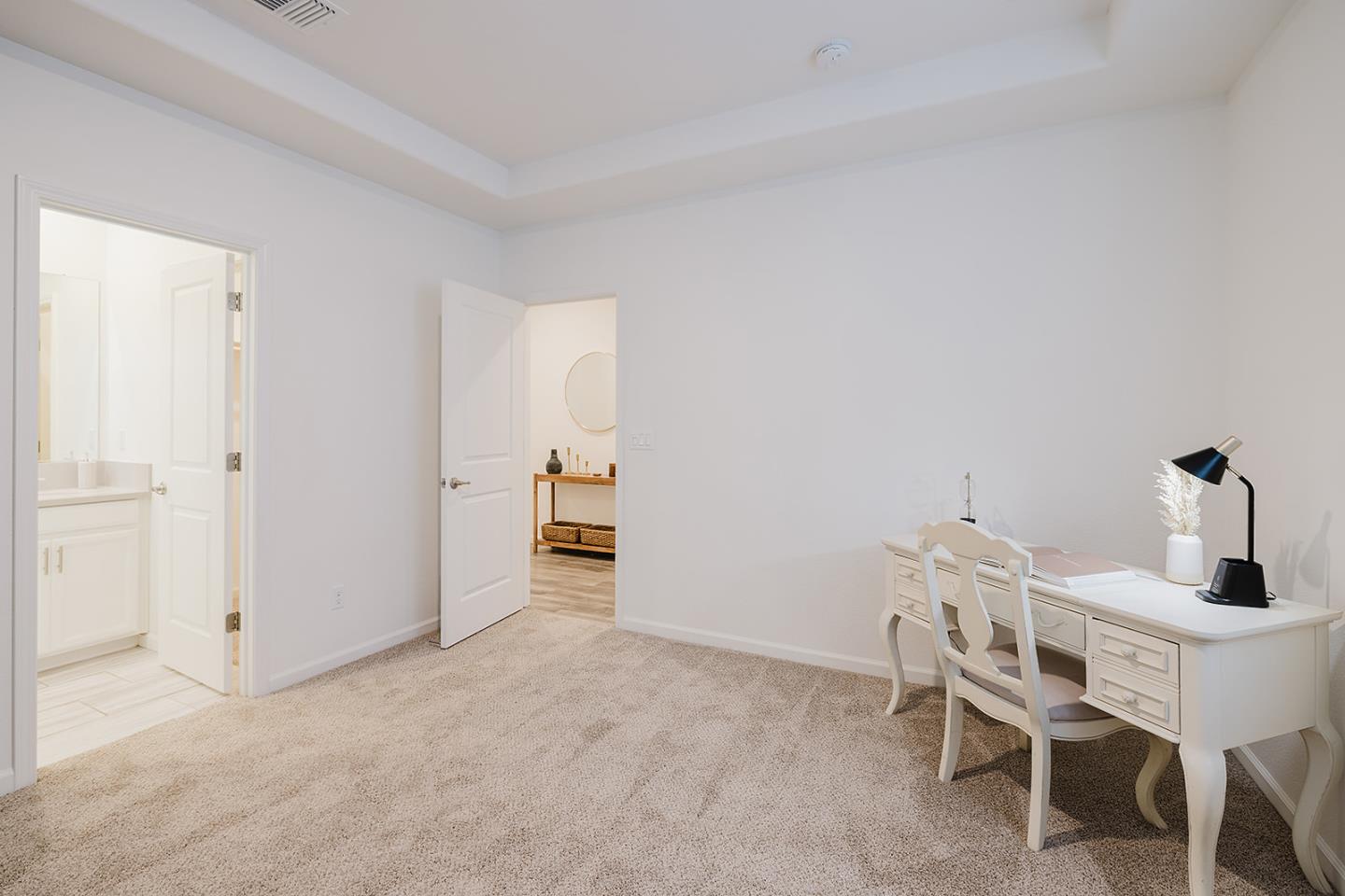 Detail Gallery Image 7 of 59 For 775 Appaloosa Way, Hollister,  CA 95023 - 5 Beds | 3/1 Baths