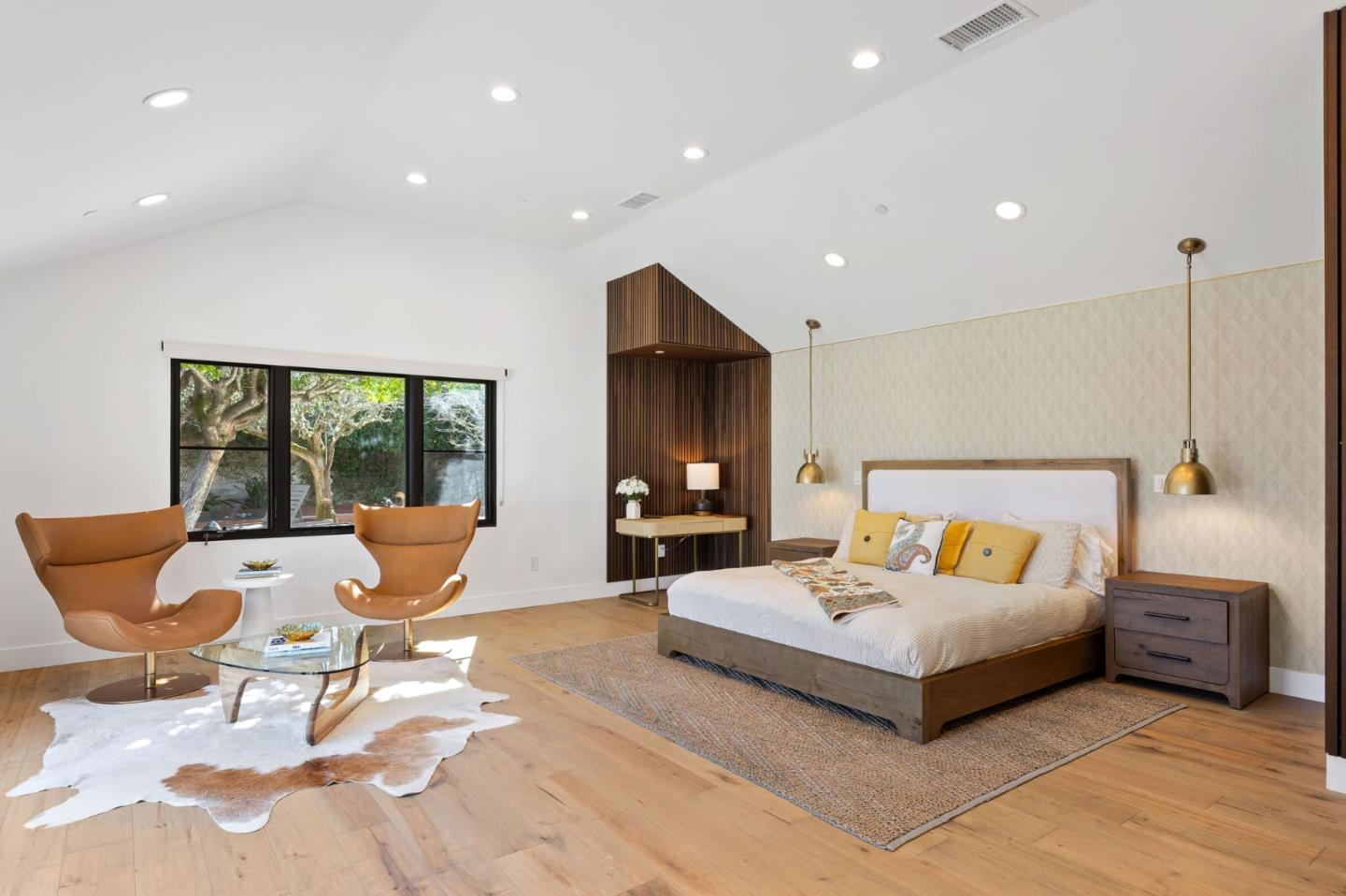 Detail Gallery Image 2 of 35 For 588 Craig Rd, Hillsborough,  CA 94010 - 5 Beds | 5 Baths