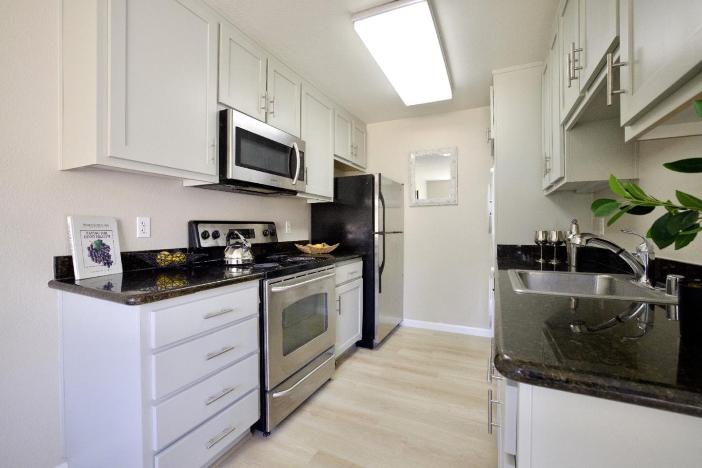 Detail Gallery Image 6 of 23 For 900 Cambridge Dr #128,  Benicia,  CA 94510 - 2 Beds | 1 Baths