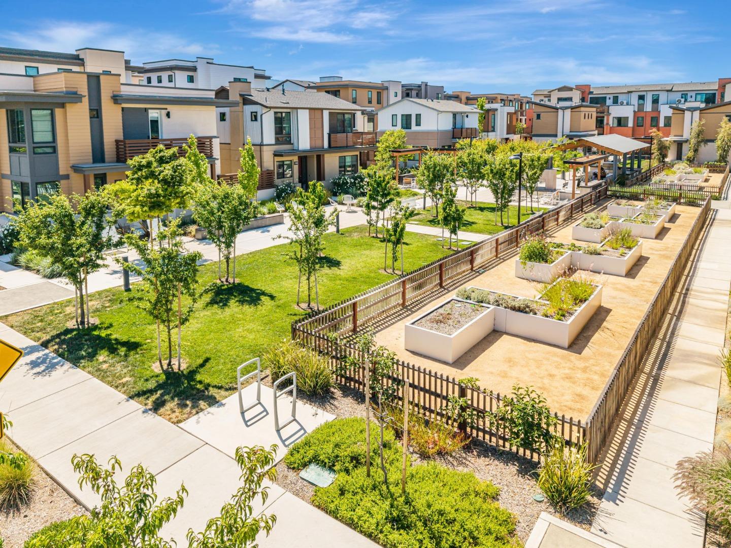 Detail Gallery Image 25 of 31 For 13124 Sepulveda Cir, Los Gatos,  CA 95032 - 3 Beds | 2/1 Baths