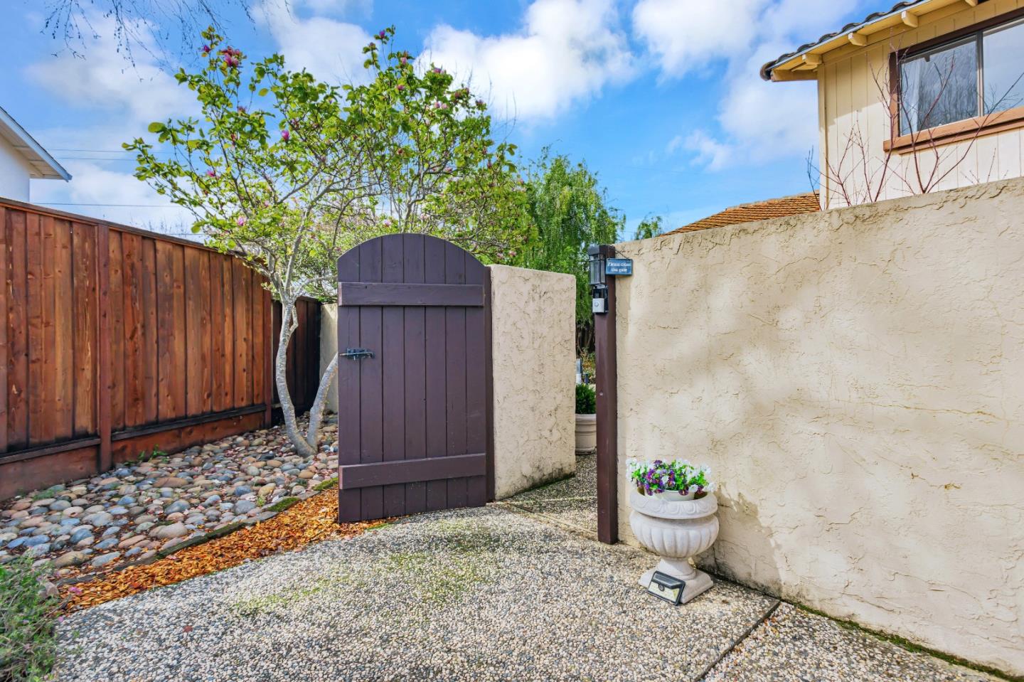 Detail Gallery Image 2 of 46 For 695 Alamo Dr, Morgan Hill,  CA 95037 - 5 Beds | 3 Baths
