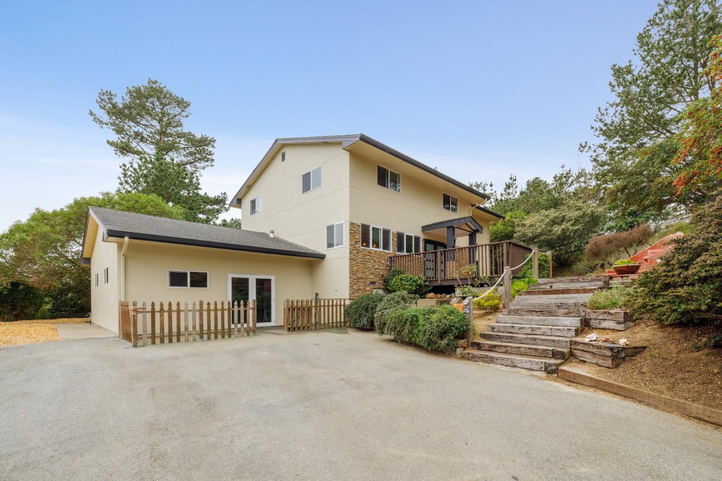Detail Gallery Image 2 of 27 For 1790 Sunshine Valley Rd, Moss Beach,  CA 94038 - 4 Beds | 2/1 Baths