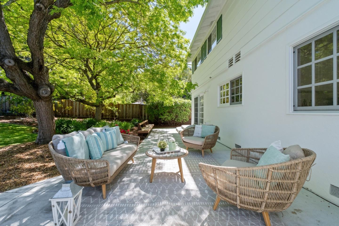 Detail Gallery Image 2 of 66 For 949 Wing Pl, Stanford,  CA 94305 - 5 Beds | 2/1 Baths