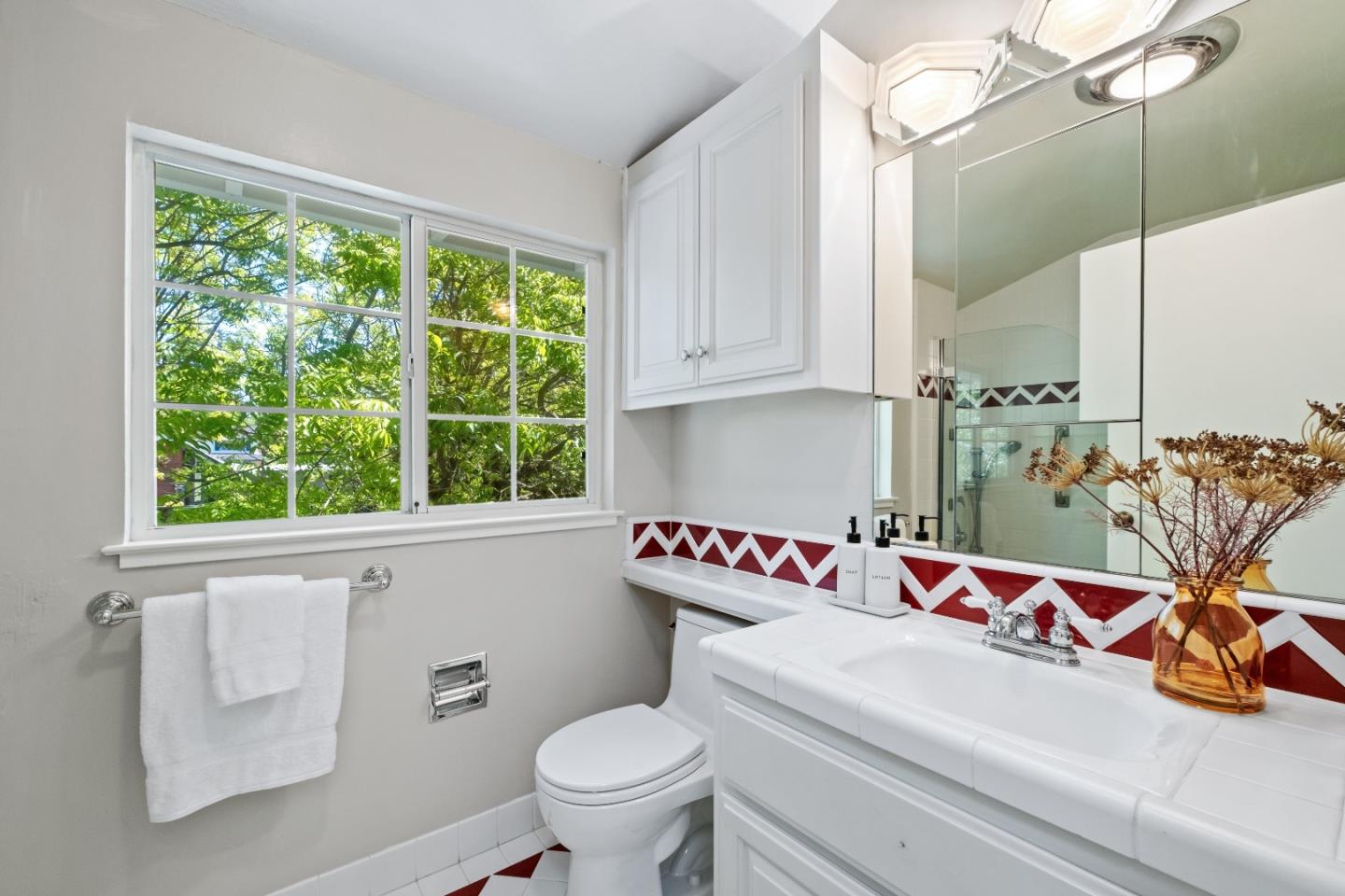 Detail Gallery Image 29 of 66 For 949 Wing Pl, Stanford,  CA 94305 - 5 Beds | 2/1 Baths