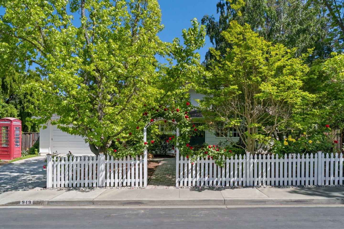 Detail Gallery Image 39 of 66 For 949 Wing Pl, Stanford,  CA 94305 - 5 Beds | 2/1 Baths