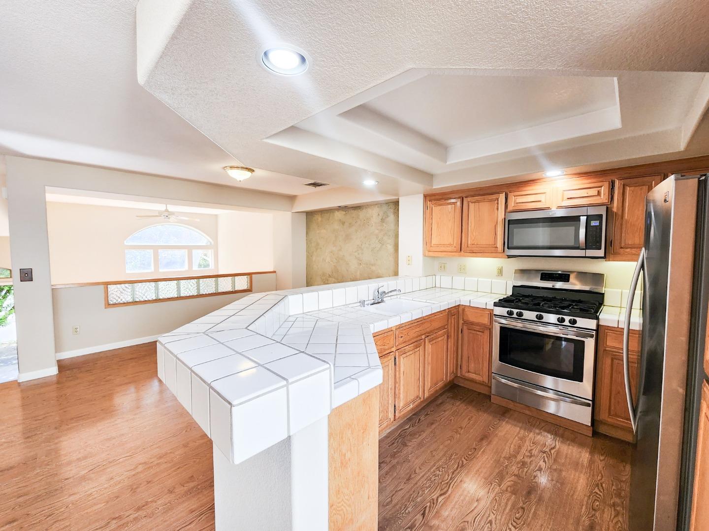 Detail Gallery Image 2 of 18 For 10 Patrick Way, Half Moon Bay,  CA 94019 - 2 Beds | 2/1 Baths