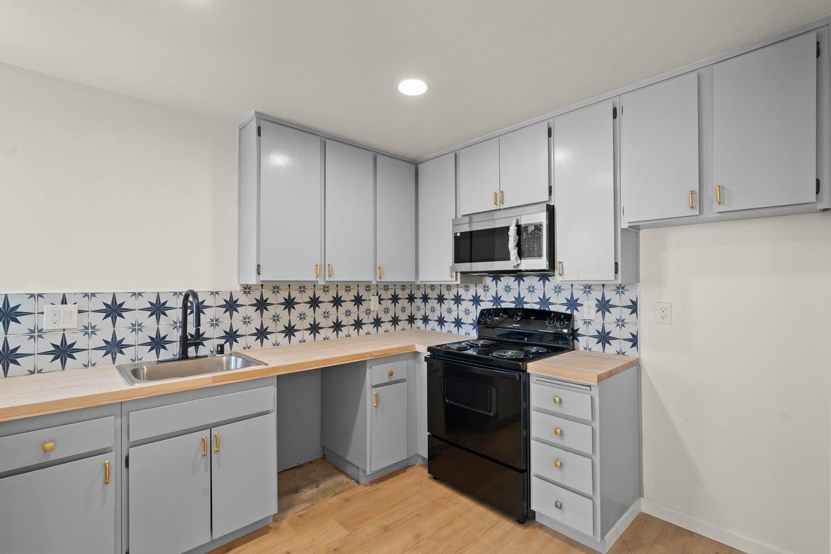 Detail Gallery Image 2 of 13 For 1055 N Capitol Ave #27,  San Jose,  CA 95133 - 2 Beds | 2 Baths