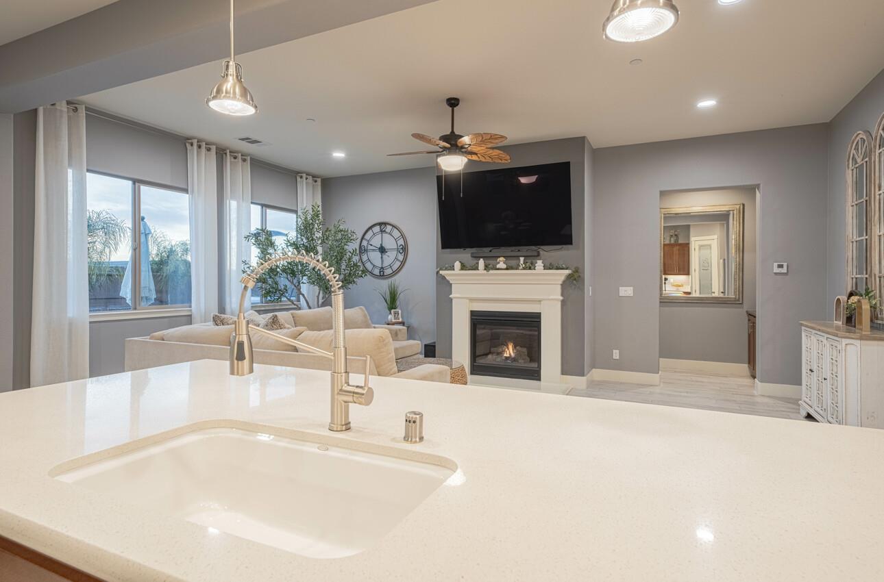 Detail Gallery Image 14 of 39 For 1622 Sunflower Dr, Hollister,  CA 95023 - 3 Beds | 2 Baths