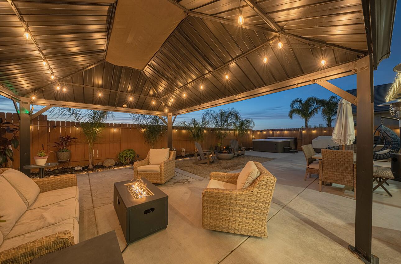 Detail Gallery Image 3 of 39 For 1622 Sunflower Dr, Hollister,  CA 95023 - 3 Beds | 2 Baths