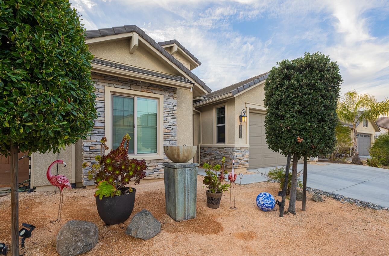 Detail Gallery Image 4 of 39 For 1622 Sunflower Dr, Hollister,  CA 95023 - 3 Beds | 2 Baths