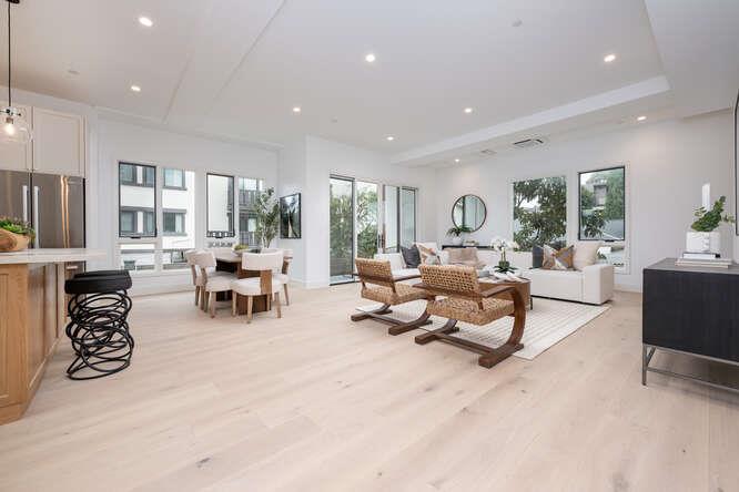 Detail Gallery Image 2 of 34 For 782 Elm St #D,  San Carlos,  CA 94070 - 4 Beds | 3/1 Baths