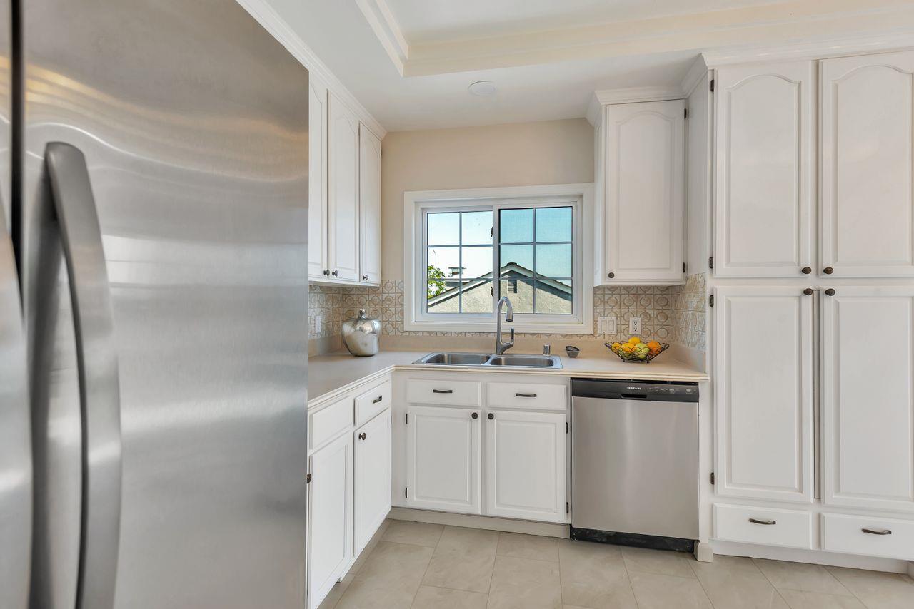 Detail Gallery Image 16 of 85 For 3709 Kenwood Ave, San Mateo,  CA 94403 - 4 Beds | 2/1 Baths