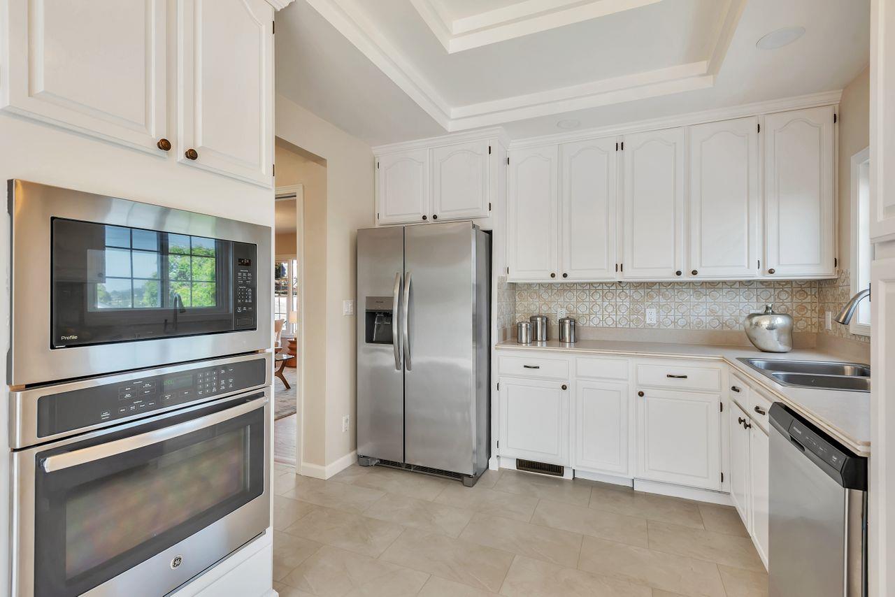 Detail Gallery Image 17 of 85 For 3709 Kenwood Ave, San Mateo,  CA 94403 - 4 Beds | 2/1 Baths
