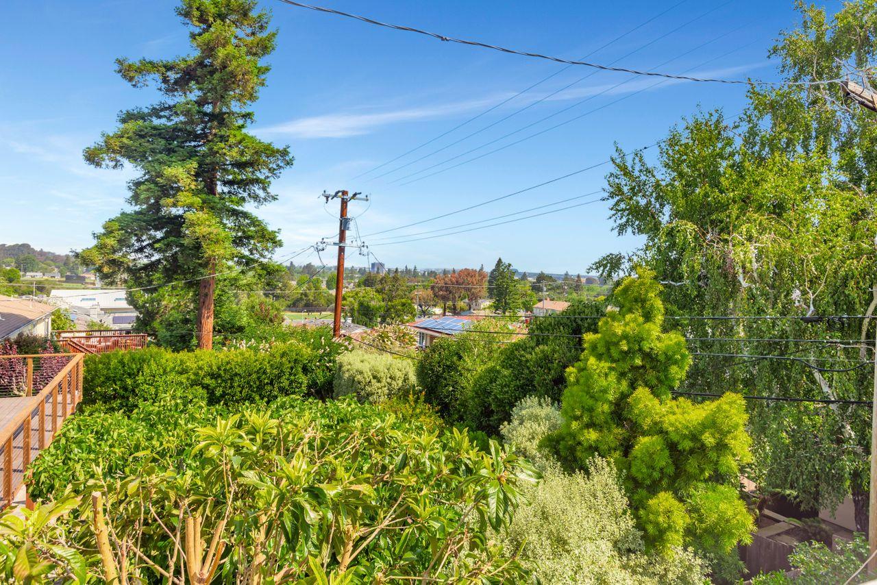 Detail Gallery Image 69 of 85 For 3709 Kenwood Ave, San Mateo,  CA 94403 - 4 Beds | 2/1 Baths