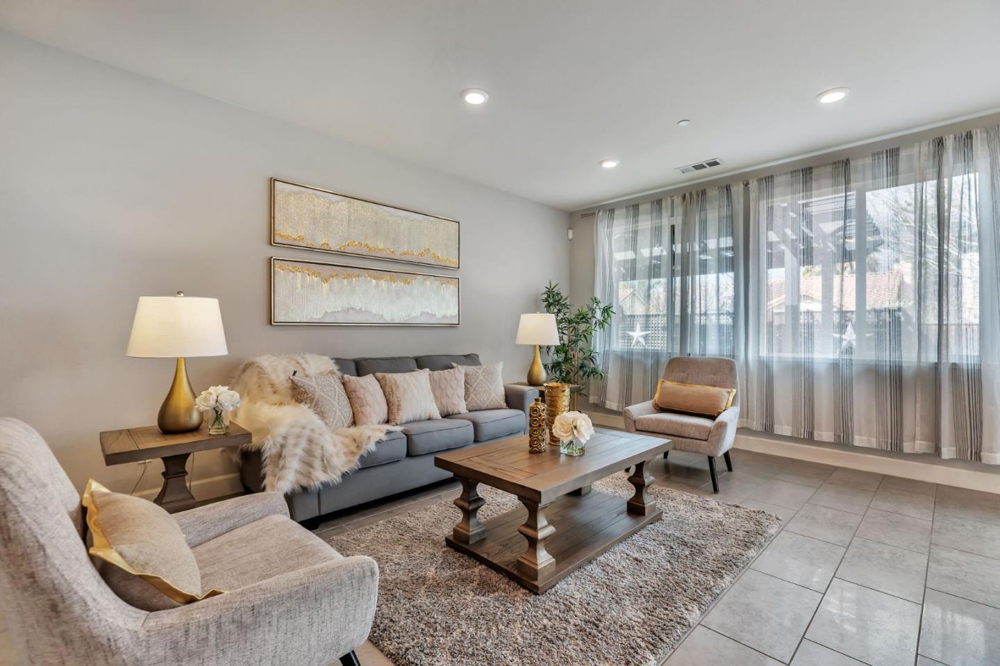 Detail Gallery Image 11 of 48 For 1216 Steinbeck Dr, Hollister,  CA 95023 - 3 Beds | 2 Baths