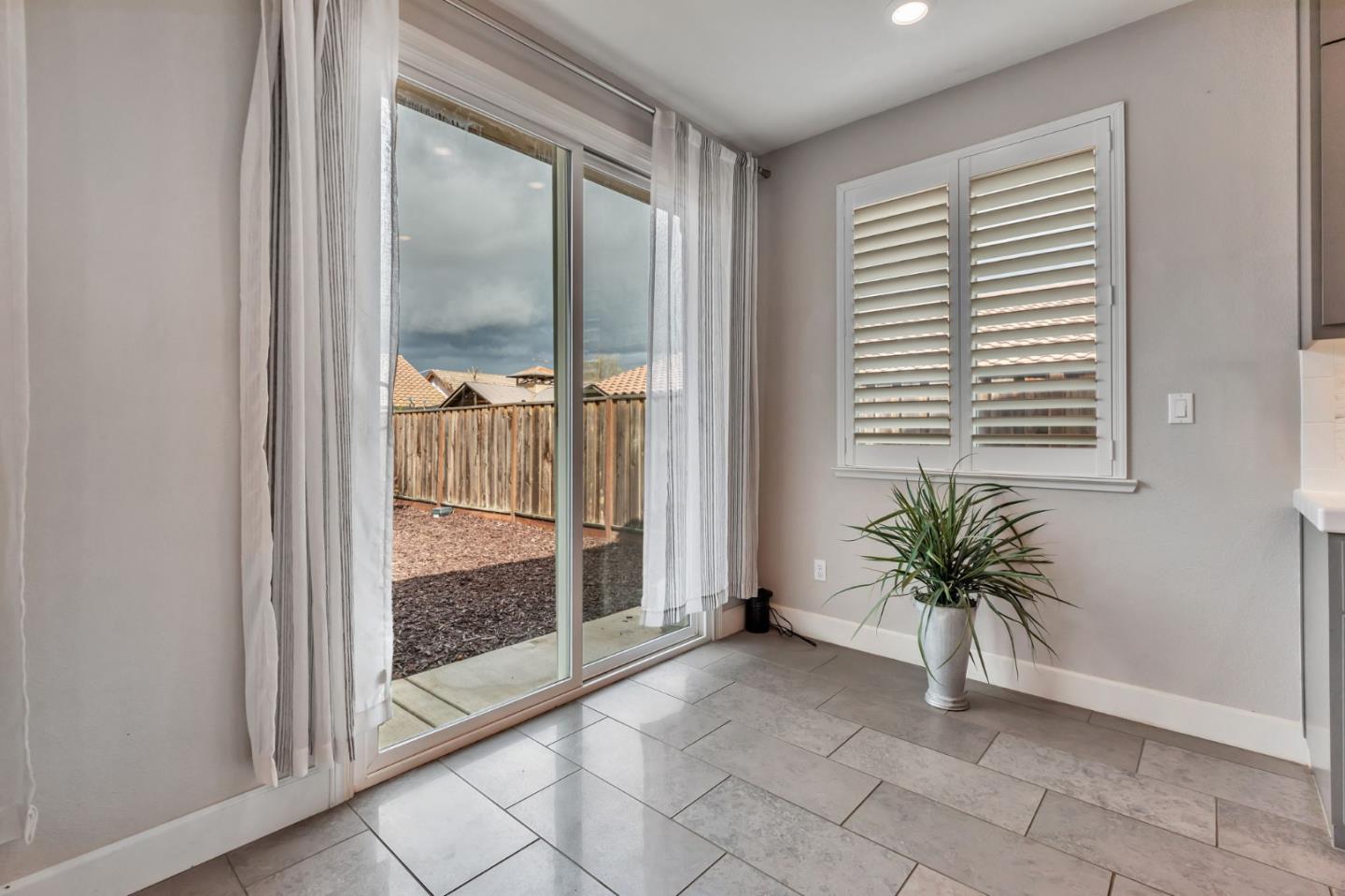 Detail Gallery Image 23 of 48 For 1216 Steinbeck Dr, Hollister,  CA 95023 - 3 Beds | 2 Baths