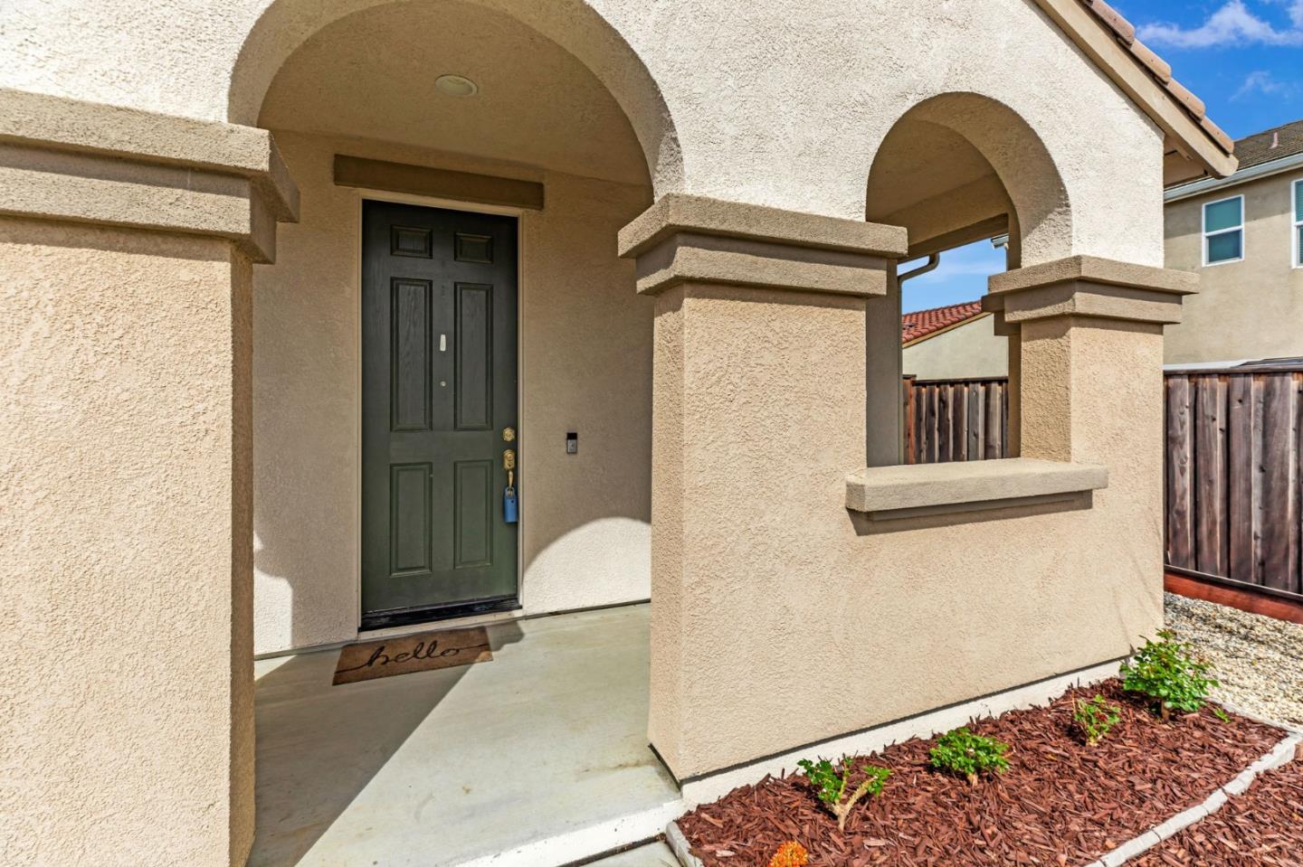 Detail Gallery Image 4 of 48 For 1216 Steinbeck Dr, Hollister,  CA 95023 - 3 Beds | 2 Baths