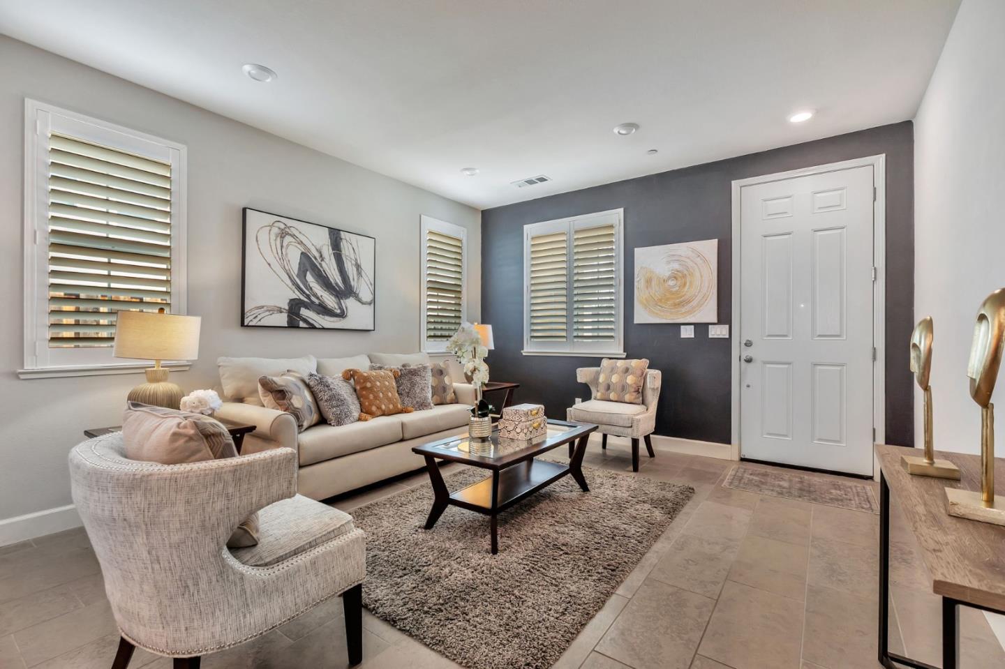Detail Gallery Image 9 of 48 For 1216 Steinbeck Dr, Hollister,  CA 95023 - 3 Beds | 2 Baths