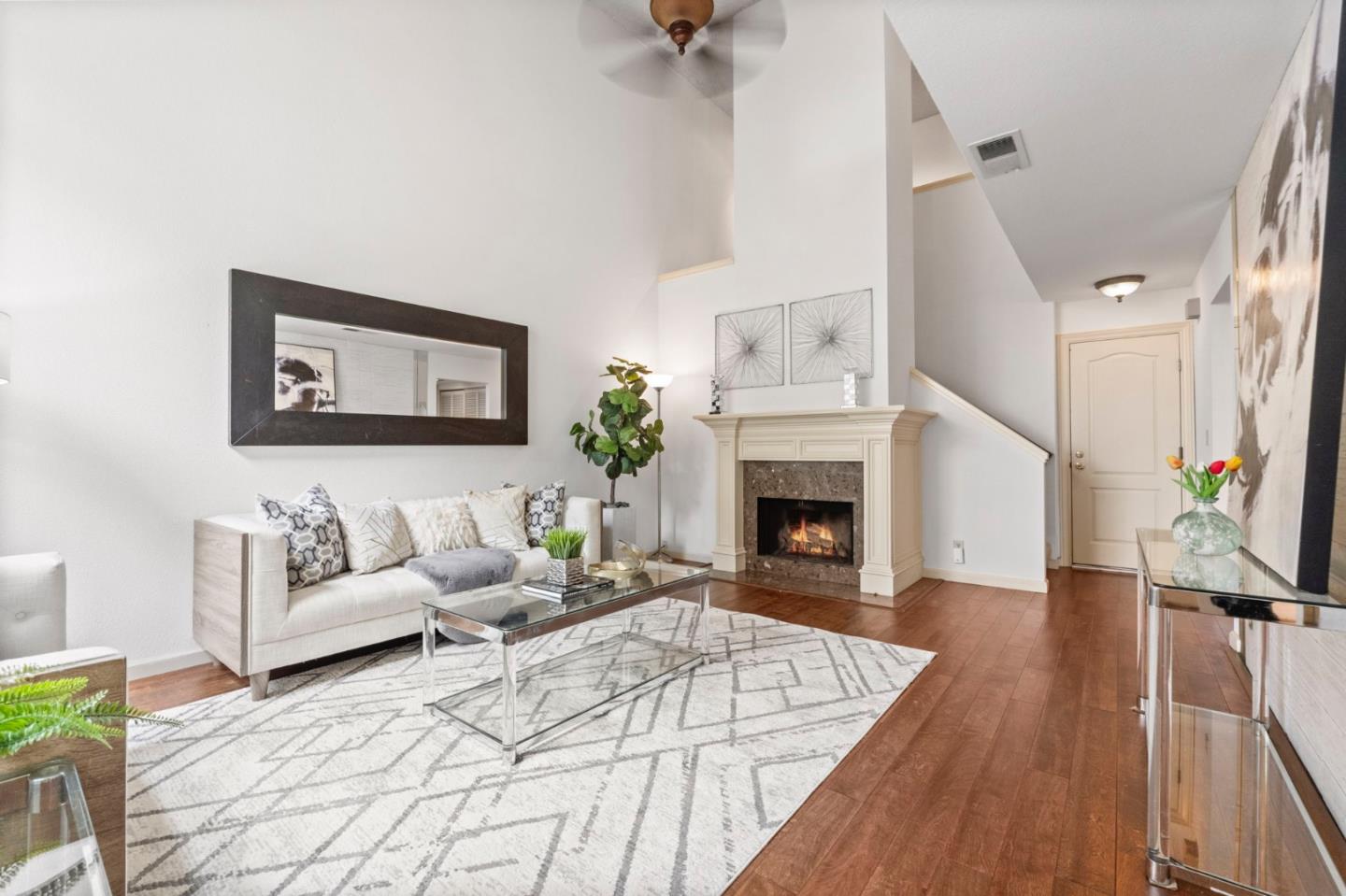Detail Gallery Image 2 of 52 For 1932 Huxley Ct, San Jose,  CA 95125 - 2 Beds | 2/1 Baths