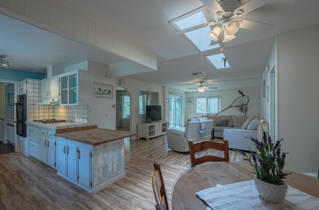 Detail Gallery Image 15 of 37 For 17581 Pond-Derosa #17581/3,  Prunedale,  CA 93907 - 2 Beds | 2 Baths