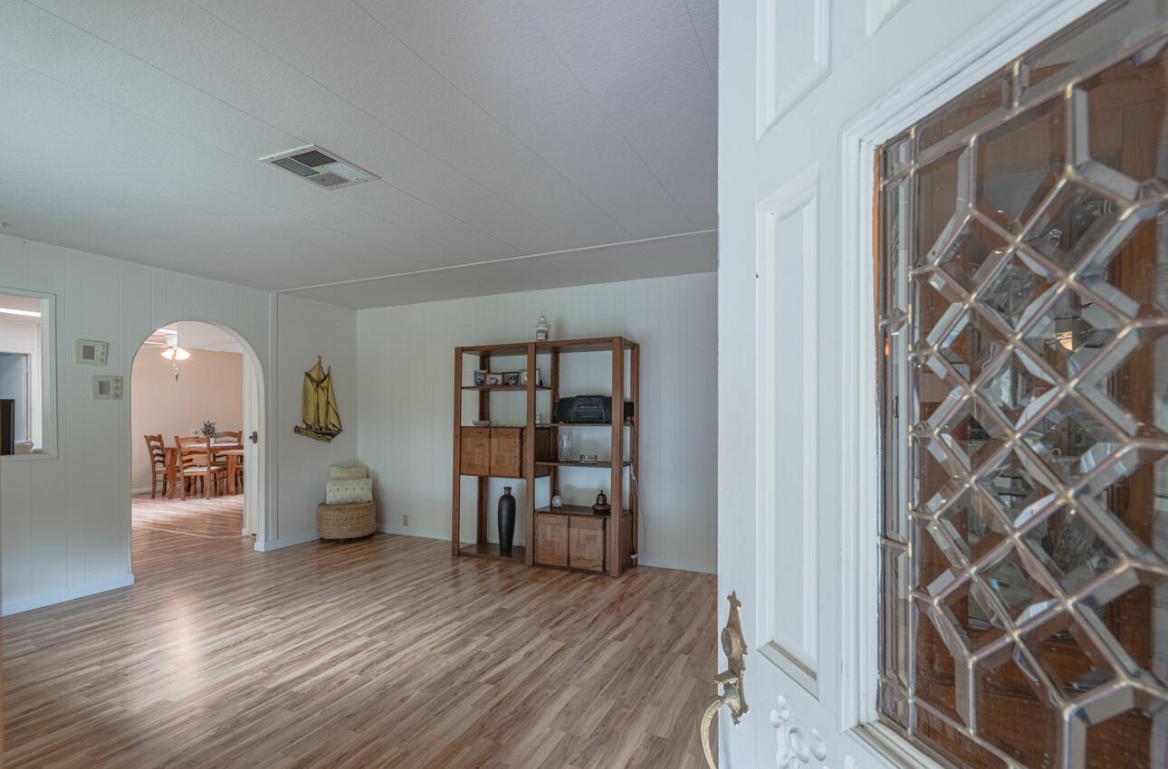 Detail Gallery Image 6 of 37 For 17581 Pond-Derosa #17581/3,  Prunedale,  CA 93907 - 2 Beds | 2 Baths