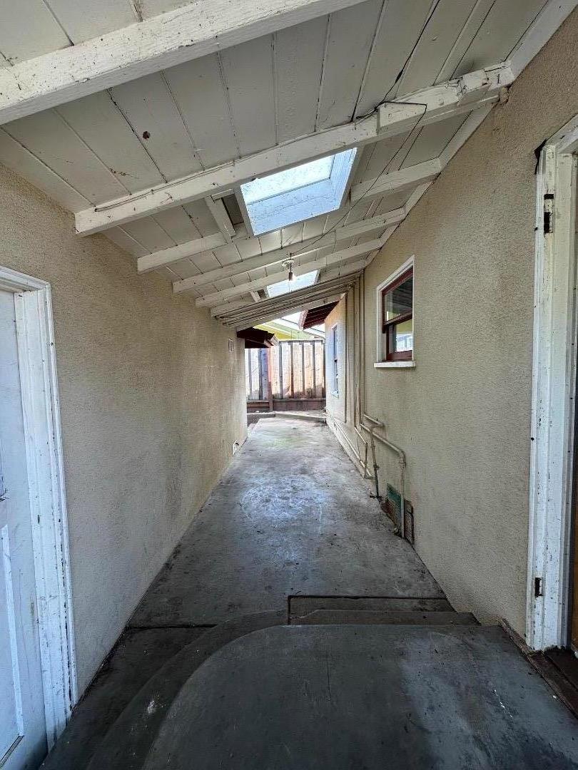 Detail Gallery Image 8 of 14 For 2505 Howe St, Santa Cruz,  CA 95065 - 2 Beds | 1 Baths