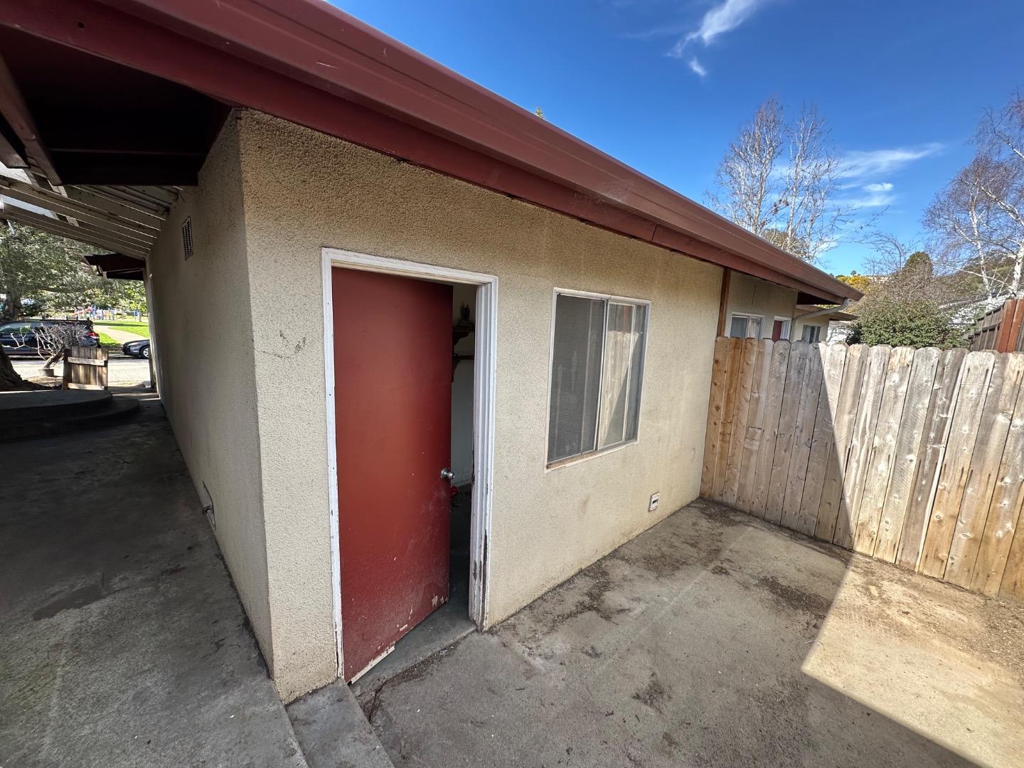 Detail Gallery Image 9 of 14 For 2505 Howe St, Santa Cruz,  CA 95065 - 2 Beds | 1 Baths
