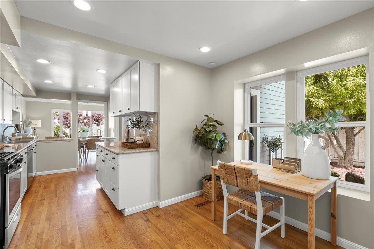 Detail Gallery Image 16 of 35 For 16979 Roberts Rd #9,  Los Gatos,  CA 95032 - 3 Beds | 2/1 Baths
