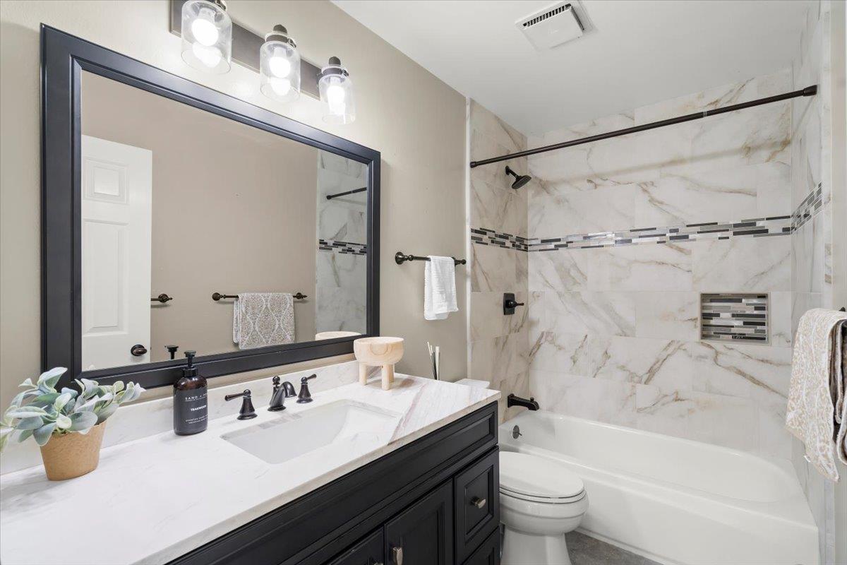 Detail Gallery Image 23 of 35 For 16979 Roberts Rd #9,  Los Gatos,  CA 95032 - 3 Beds | 2/1 Baths