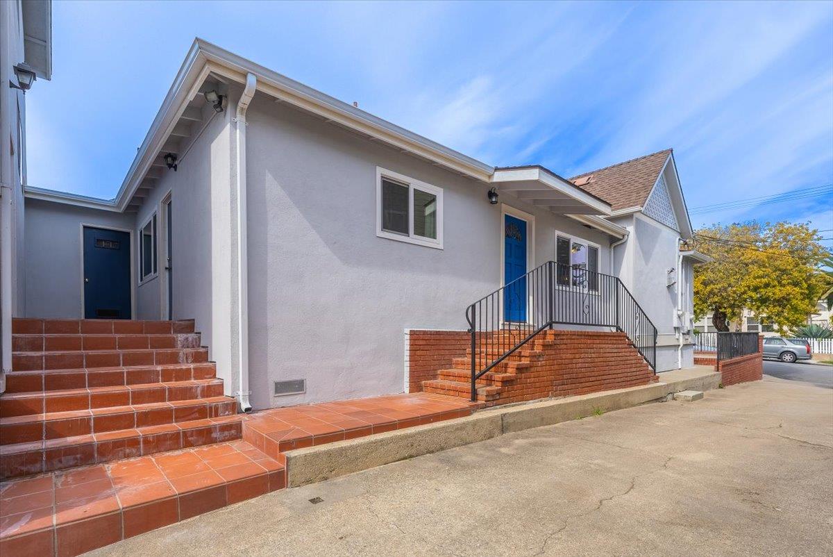 Detail Gallery Image 11 of 69 For 739 W Franklin St, Monterey,  CA 93940 - 6 Beds | 4 Baths