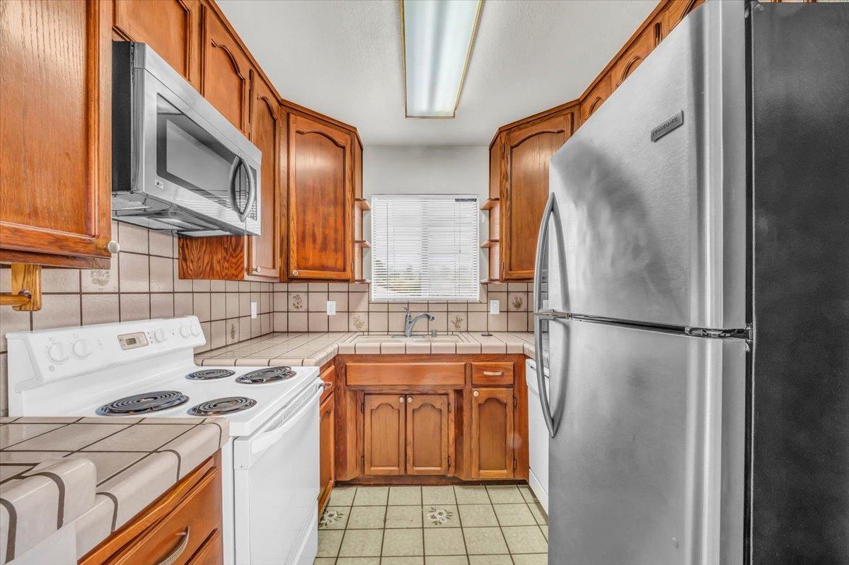 Detail Gallery Image 71 of 78 For 739 W Franklin St, Monterey,  CA 93940 - 6 Beds | 4 Baths