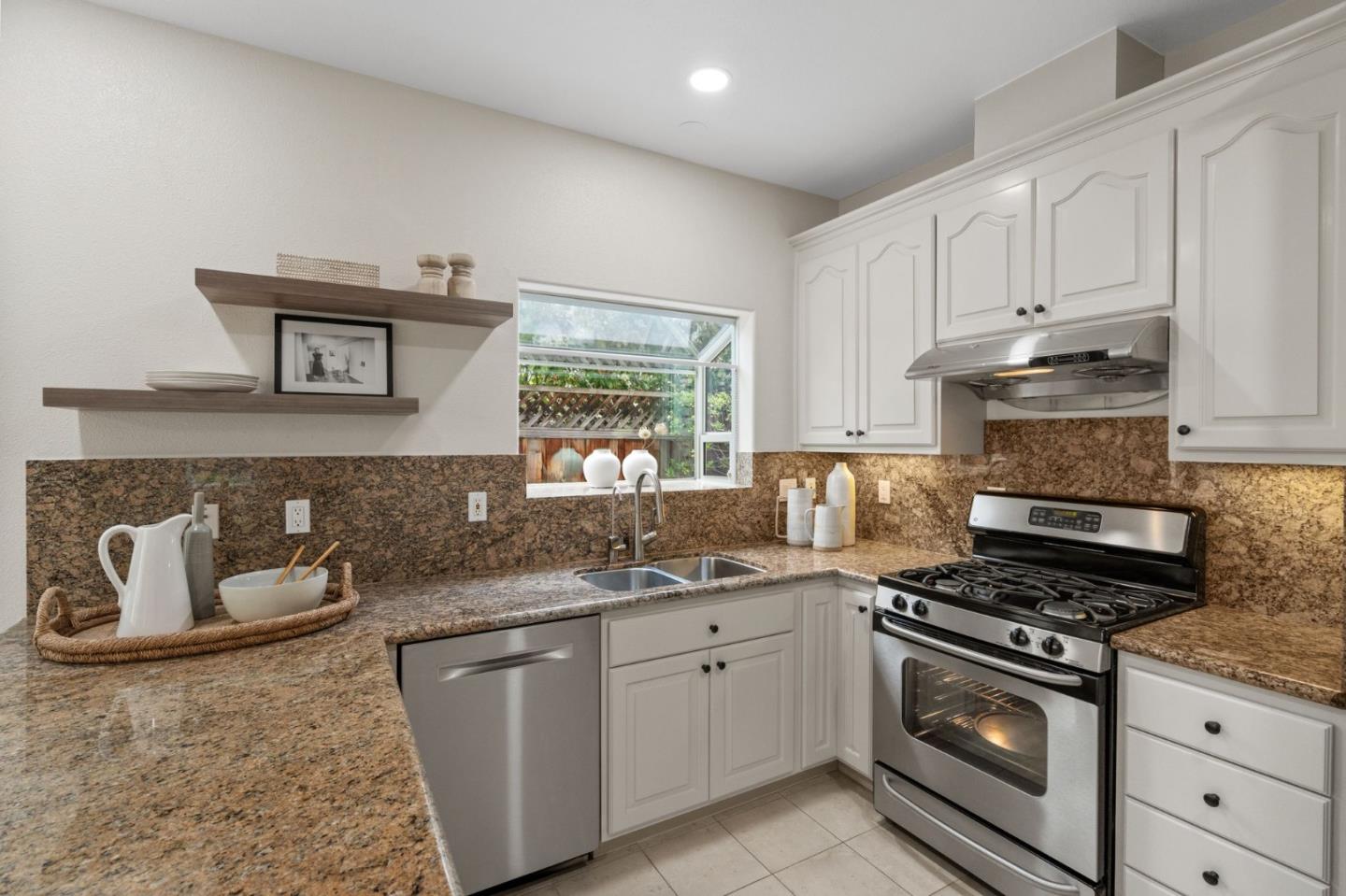 Detail Gallery Image 9 of 45 For 426 Crescent Ave, Sunnyvale,  CA 94087 - 3 Beds | 2/1 Baths