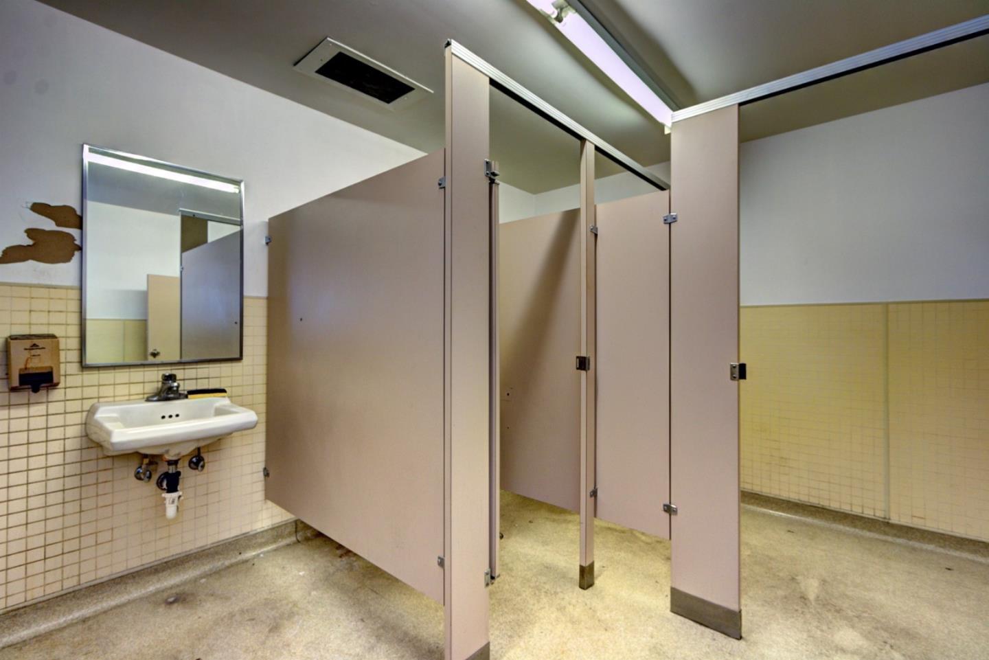 Detail Gallery Image 15 of 19 For 850 E Dunne Ave, Morgan Hill,  CA 95037 - – Beds | – Baths