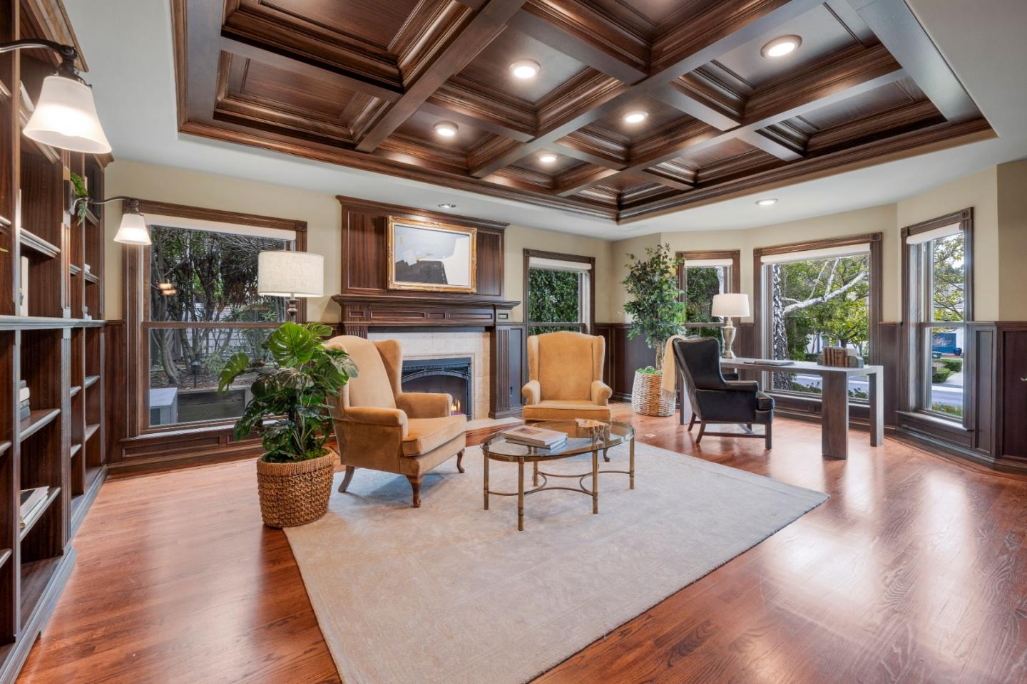 Detail Gallery Image 2 of 48 For 12 Colton Ct, Redwood City,  CA 94062 - 5 Beds | 5/2 Baths