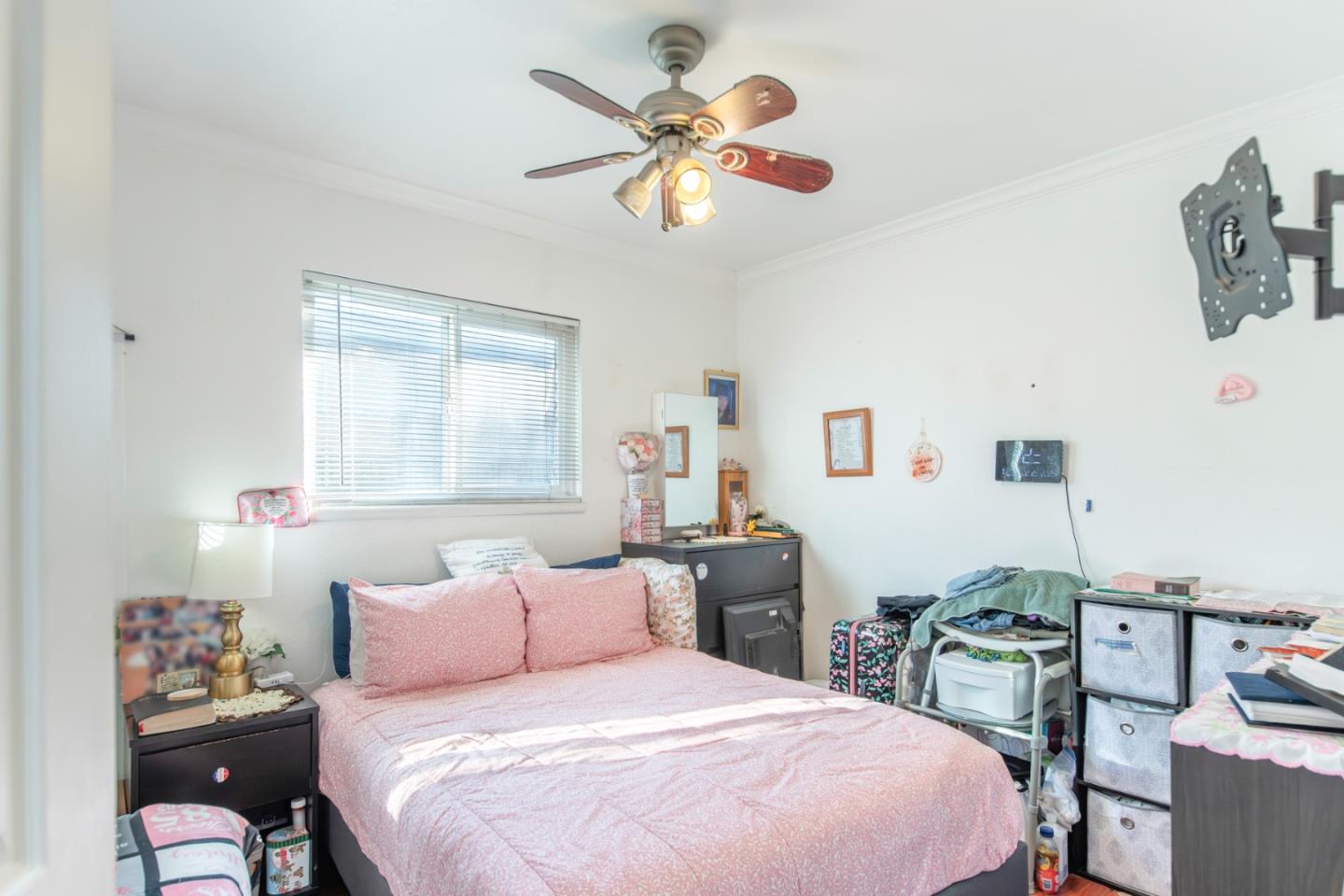 Detail Gallery Image 13 of 26 For 4016 San Bernardino Way, San Jose,  CA 95111 - 4 Beds | 2 Baths