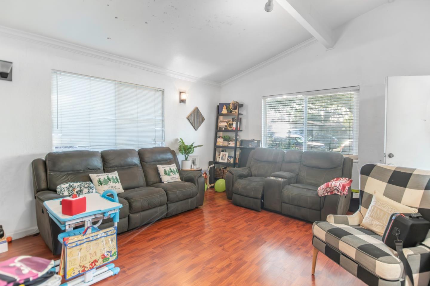 Detail Gallery Image 6 of 26 For 4016 San Bernardino Way, San Jose,  CA 95111 - 4 Beds | 2 Baths