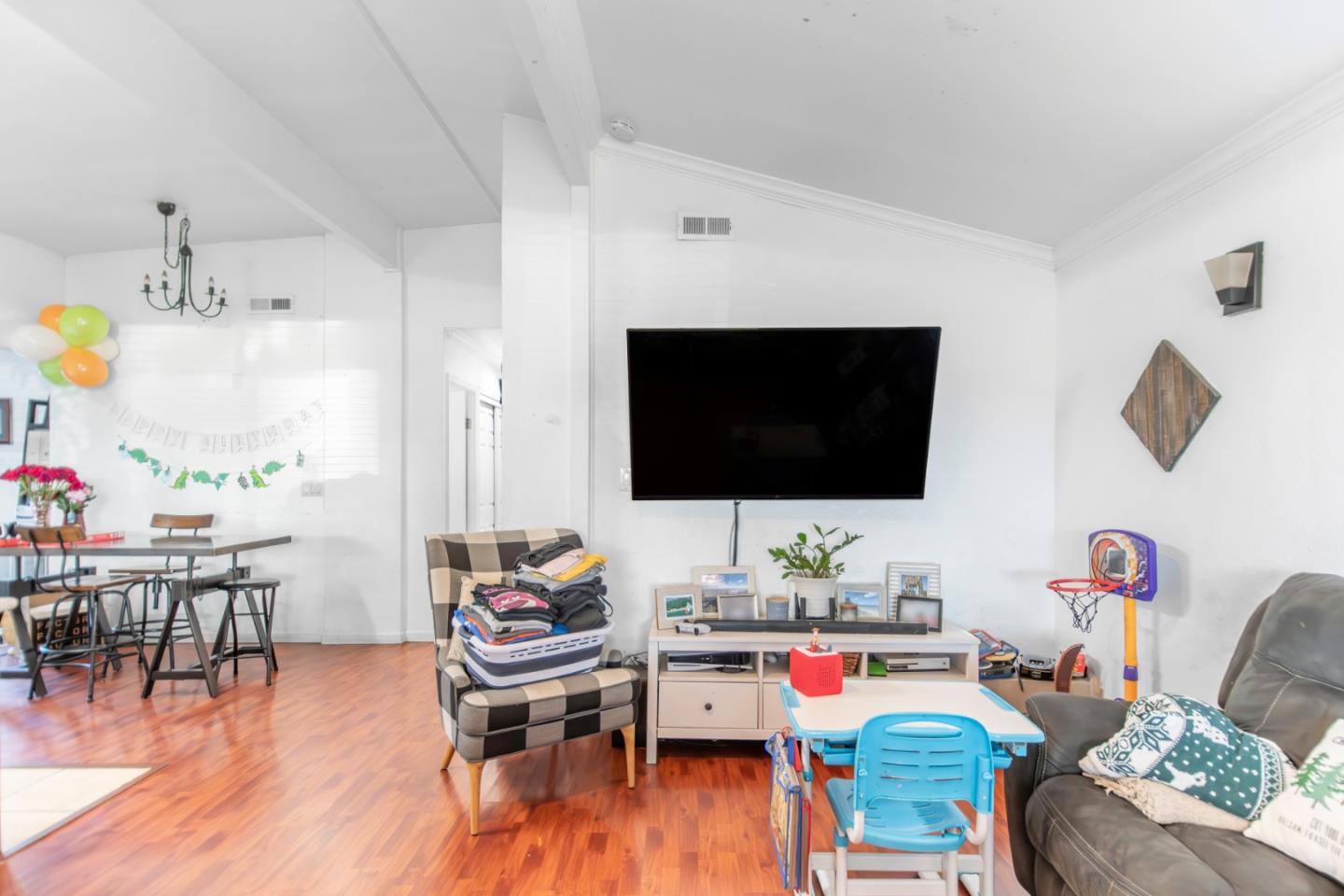 Detail Gallery Image 7 of 26 For 4016 San Bernardino Way, San Jose,  CA 95111 - 4 Beds | 2 Baths