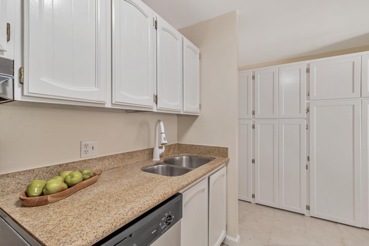 Detail Gallery Image 15 of 35 For 1700 Civic Center Dr #204,  Santa Clara,  CA 95050 - 1 Beds | 1 Baths