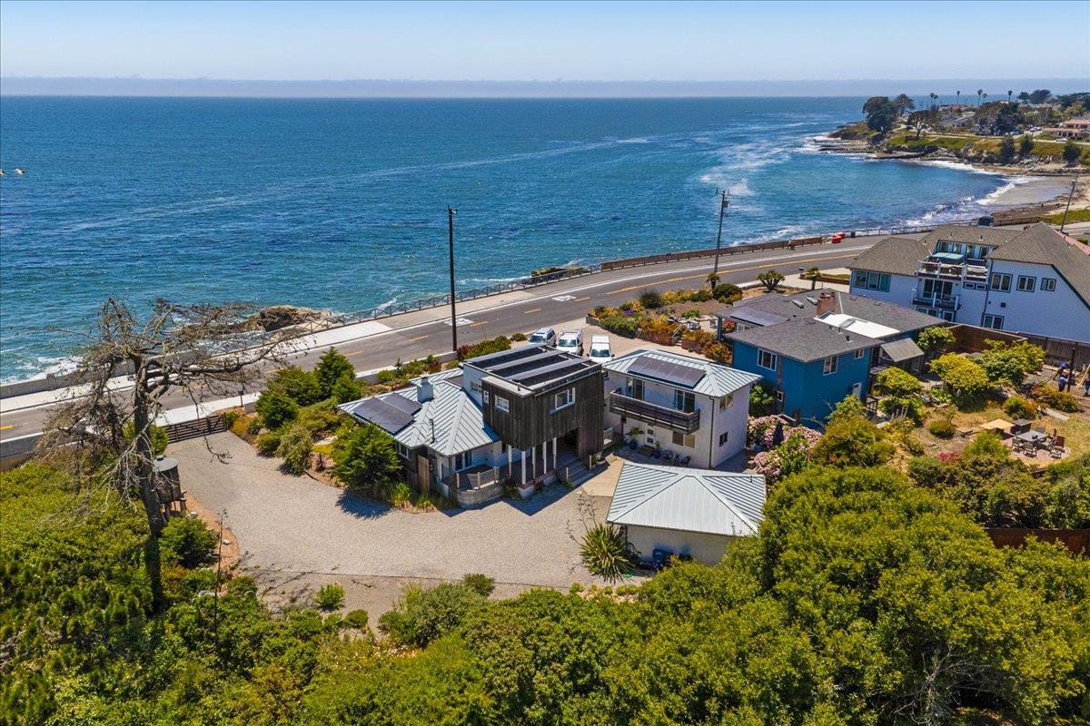 Detail Gallery Image 2 of 64 For 1004 W Cliff Dr, Santa Cruz,  CA 95060 - 6 Beds | 5 Baths
